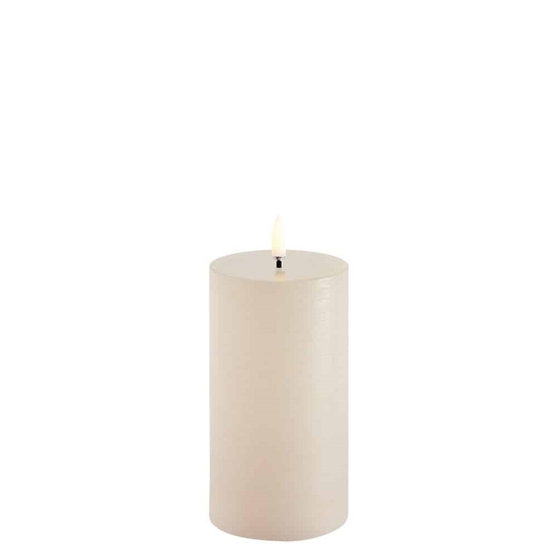 92BCFD6931F317AC389B102FD87C09D4_5708311302862-Led-Pillar-Candle-Vaniglia-7.8x15-di-Uyuni-zanoletti-1 Led Pillar Candle Vaniglia 7.8x15 di Uyuni - immagine 1