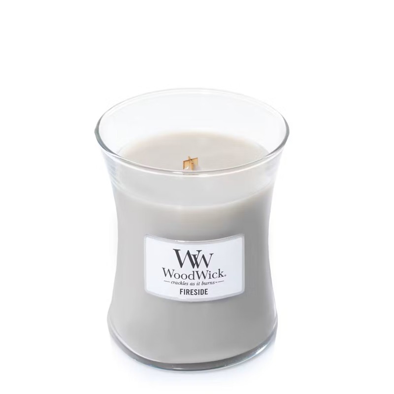9372781B6FF0DB6BC231643FCE320419_5038581057828-Candela_Clessidra_Media_Fireside_di_WoodWick-Zanoletti-1 Candela Clessidra Media Fireside di WoodWick - immagine 1