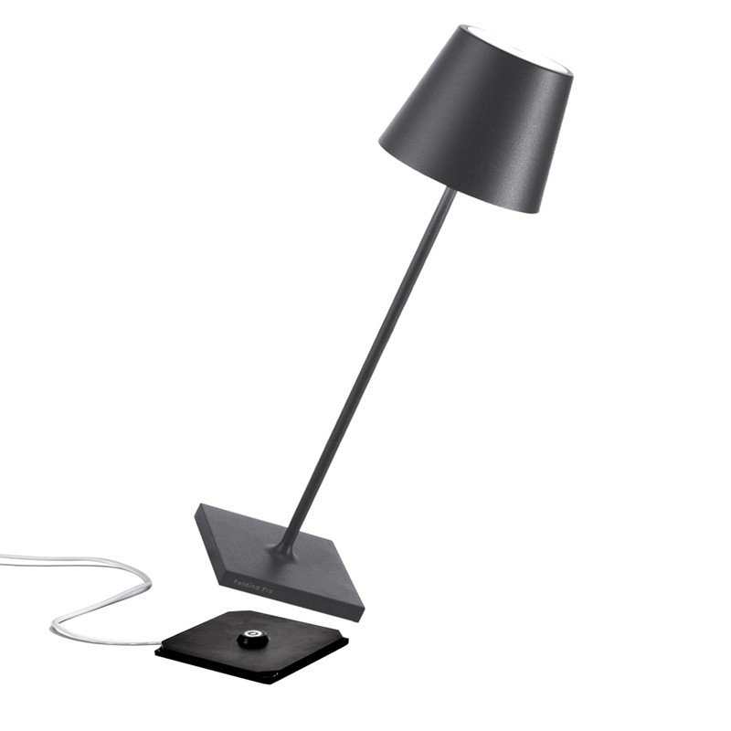 F8F351637C51A070B1C2CE7126215E24_8056300196464-LD0340N3-Lampada_pret___porter_Poldina_pro_table_grigia_by_Zafferano-zanoletti-1 Lampada prêt à porter Poldina pro table grigia di Zafferano - immagine 1