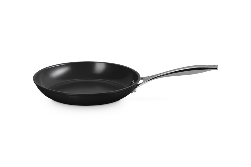 1EEF49228A21FD931CC56030DEC2F7EB_0630870350846-Padella-Bassa-Antiaderente-in-Ceramica-26-cm-di-Le-Creuset-Zanoletti-1 Padella Bassa Antiaderente in Ceramica 26 cm di Le Creuset - immagine 1