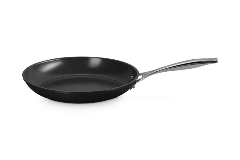 3422EC16117C2B99DE94F23DF4FFC7BC_0630870350846-Padella-Bassa-Antiaderente-in-Ceramica-28-cm-di-Le-Creuset-Zanoletti-1 Padella Bassa Antiaderente in Ceramica 28 cm di Le Creuset - immagine 1